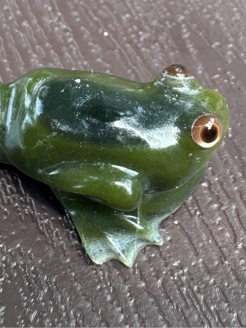 Green Jade-Look Carved Frog Figurine - Picture 2 of 4
